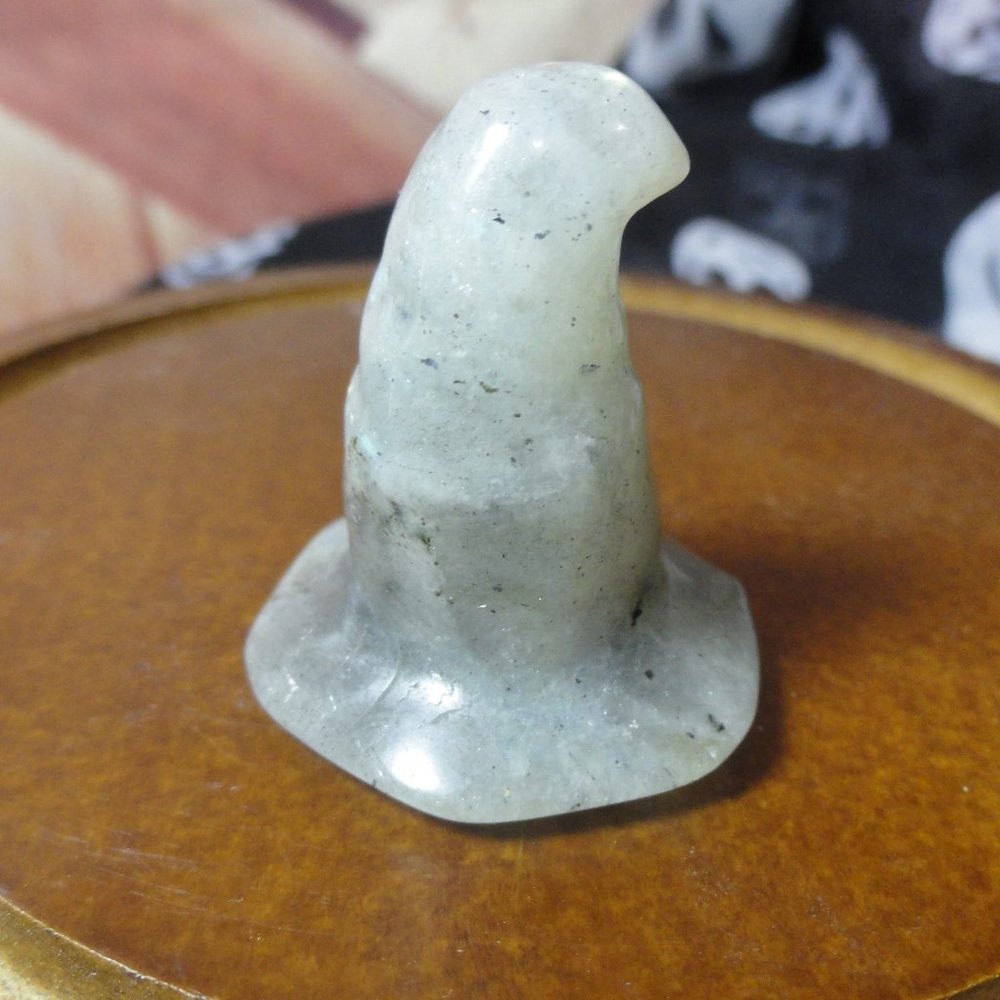 Labradorite Witch Hat hand carved Crystle stone~Cute, Real nice Lab~1.5"…